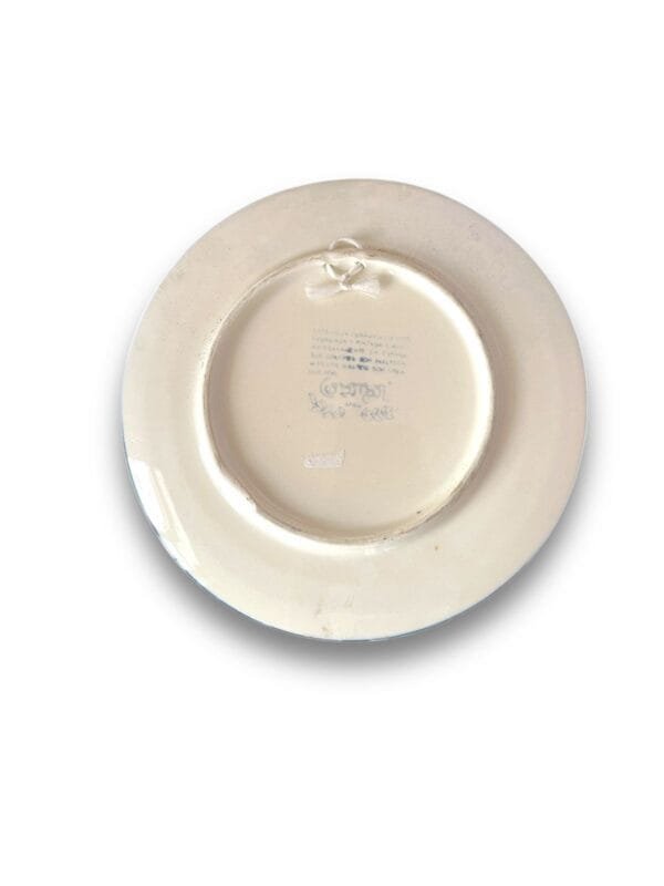 Plate & yellow flowers - image 2