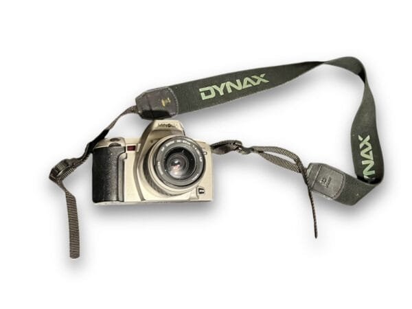 A minolta dynax 404si 35mm film slr camera
