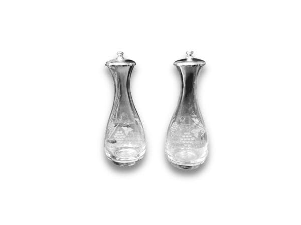 Glass wine carafe stand - image 4