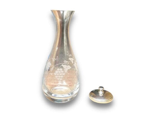 Glass wine carafe stand - image 5