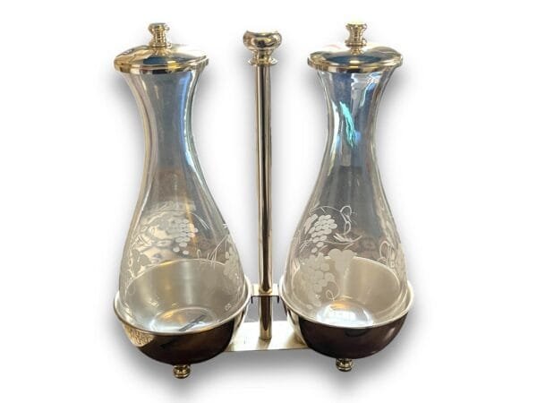Glass wine carafe stand - image 2